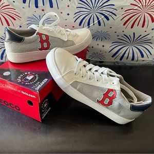 Boston Red Sox Women’s glitter sneakers, size 8 by FOCO. Comes with the box.